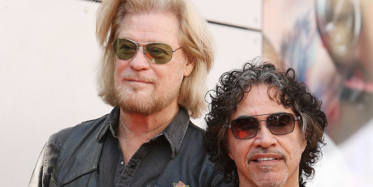In a covert court battle, Daryl Hall obtains a restraining order against John Oates.